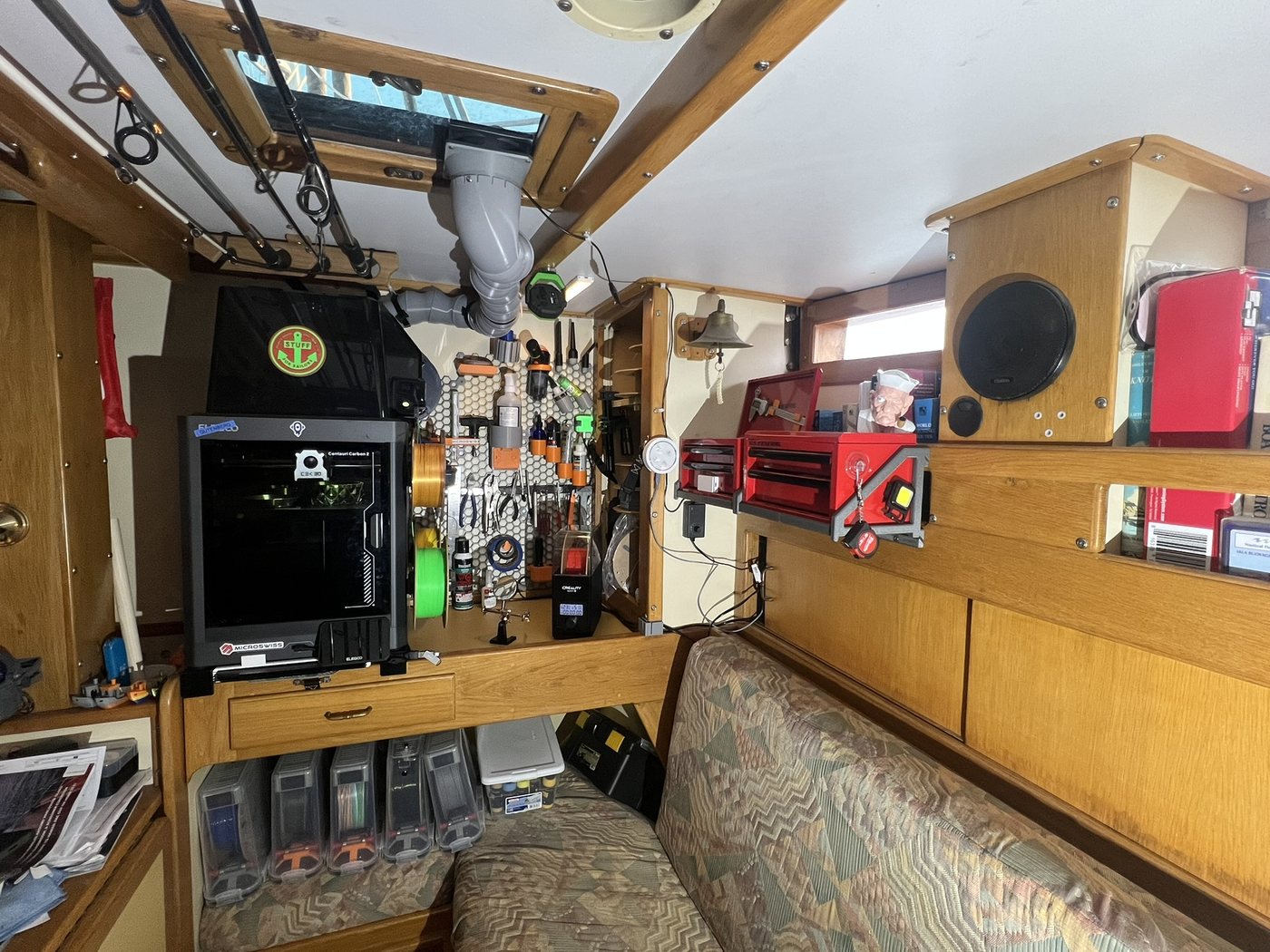 The onboard workshop aboard STOÏQUE